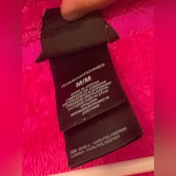 Fleece jacket. The North Face Osito in Pink. Size small. Good condition. - Picture 3 of 3